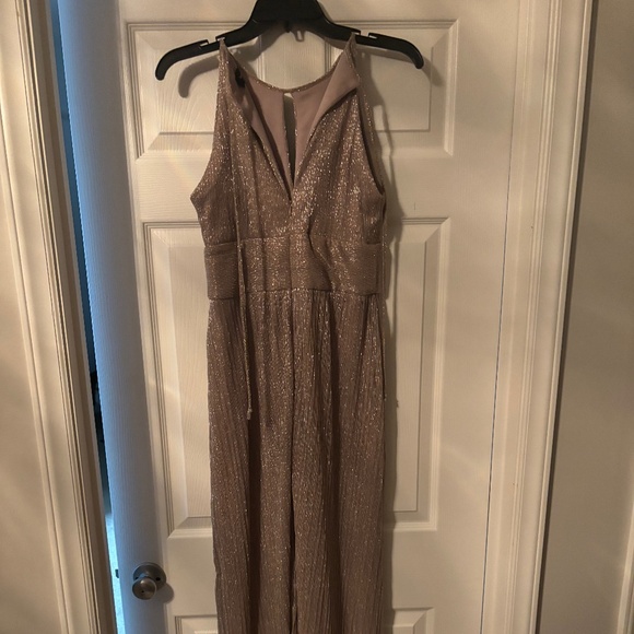 R & M Richards Dresses & Skirts - R&M Richards Gold Shimmer Halter Maxi Dress | Size 6 | Formal Evening